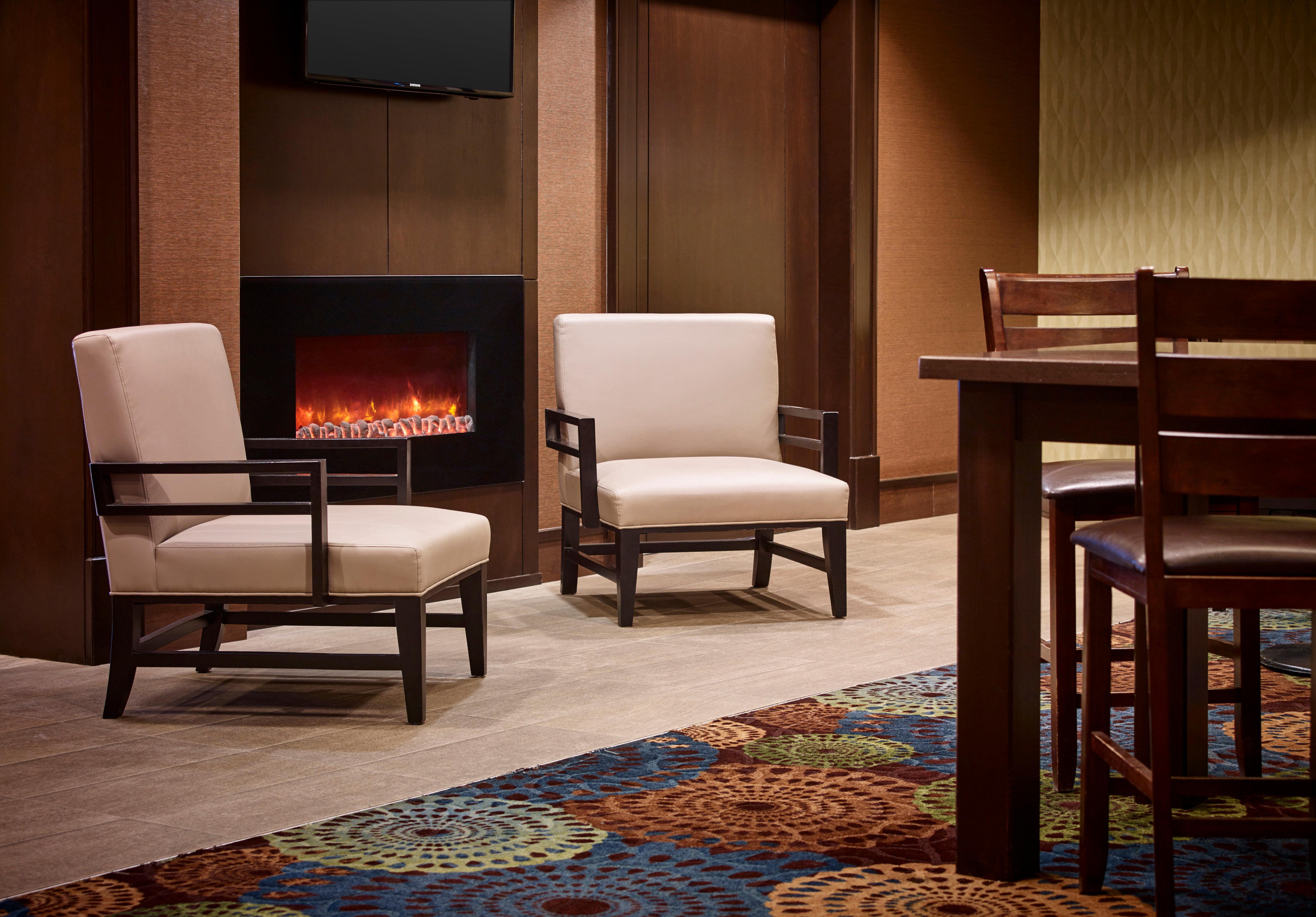 Holiday Inn Express And Suites Timmins By Ihg Buitenkant foto
